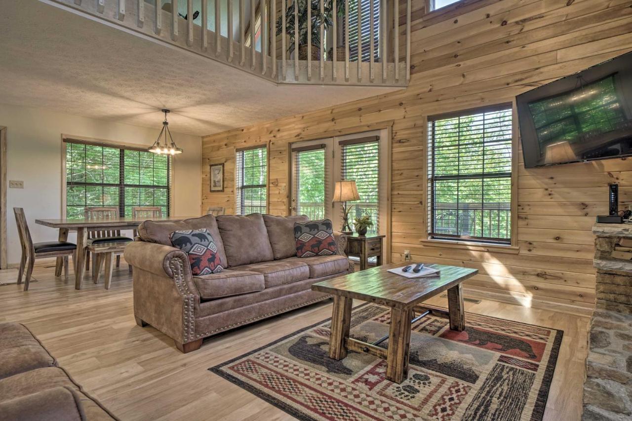Rustic Pigeon Forge Home With Private Hot Tub! Extérieur photo